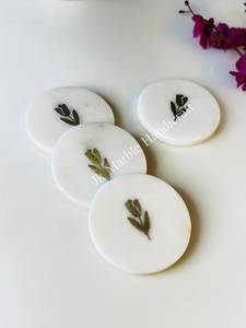 Sous-verres ronds en marbre blanc avec incrustation florale, lot de 4 pour la décoration de table à la maison ou à l'hôtel - Product Image 5