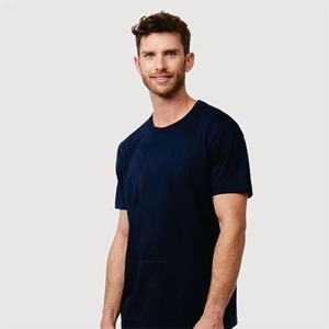 เสื้อยืดลำลองผู้ชายแขนสั้นทรงปกติ ผ้าฝ้าย 100% ระบายอากาศได้ดี เป็นมิตรกับสิ่งแวดล้อม พร้อมปักโลโก้ รับผลิตแบบ OEM ODM ขายส่ง - Product Image 3