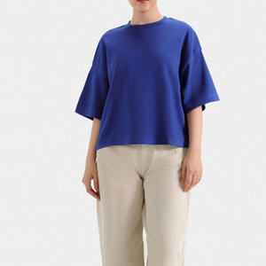 Camiseta de Cuello Redondo Azul Rey para Mujer, Hecha en Pakistán, con el Mejor Material, Cómoda, Estilo Informal para el Día a Día - Product Image 1