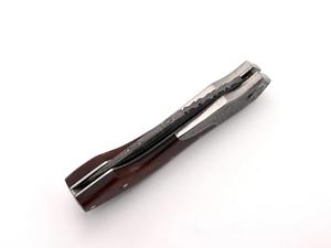 Cuchillo Plegable de Acero de Damasco Nordic Forge EDC con Mango de Madera de Palisandro y Funda de Cuero, Cuchillos de Bolsillo con Bolster Grabado a Mano - Product Image 3