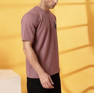 Camiseta de Hombre Oversize con Hombros Caídos, Fabricada por OEM, 100% Algodón, Peso Pesado 240 GSM, con Gráficos y Logotipo Personalizados - Product Image 4