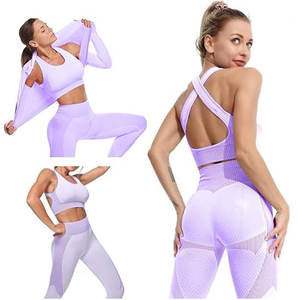 Ensemble de vêtements de sport sans couture pour femmes, 3 pièces, avec veste, soutien-gorge de sport et leggings pour la remise en forme, l'exercice et les activités sportives - Product Image 3