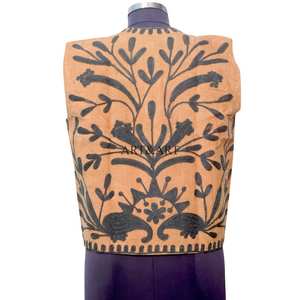 Gilet en coton respirant fait main pour femme – Élégant, décontracté, sans manches, avec col montant et boutons recouverts, idéal pour les soirées - Product Image 4