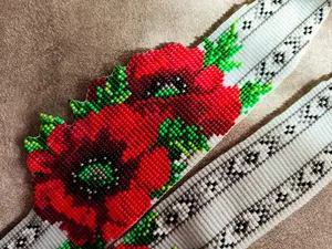 Collar de Amapola Roja al por Mayor al Mejor Precio, Joyería Ucraniana con Cuentas, Ideal para Regalo, Fiestas, Navidad, Aniversarios - Product Image 4