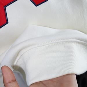 เสื้อสเวตเชิ้ตคอเต่า PATS CREAM สีแดง 100% ปักลาย Applique คอเสื้อกว้าง ด้ายคุณภาพดี - Product Image 4