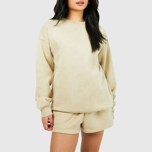 Conjunto de Sudadera y Pantalones Cortos de Forro Polar para Mujer, Manga Larga, Oversize, Color Liso, con Logotipo Personalizado, Ecológico, Transpirable y de Secado Rápido, Colección Invierno 2026 - Product Image 3