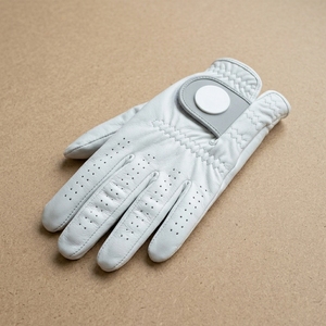 Gant de golf personnalisé en cuir Cabretta pour main gauche, panneaux perforés aux doigts, ajustement souple et flexible, poignet réglable, marque privée OEM - Product Image 2