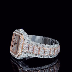 Reloj de pulsera cuadrado de lujo con diamantes, detalles en oro rosa, esfera con números únicos y visualización de fecha para hombre - Product Image 2