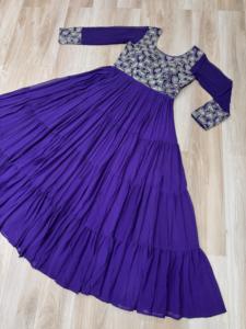 Vestido de Georgette Sintética con Lentejuelas y Bordados - Product Image 6