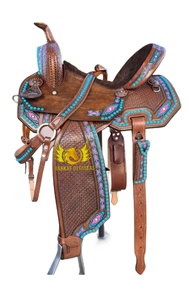 Silla de montar western de cuero genuino marrón personalizada con detalles en turquesa y rosa, diseño con tachuelas turquesas, silla de montar portátil. - Product Image 3