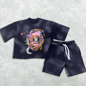 Ensemble deux pièces personnalisé avec broderie et sérigraphie, t-shirt délavé à l'acide et short de survêtement vieilli pour homme - Product Image 5