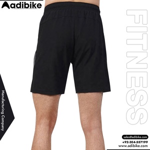 กางเกงขาสั้นสำหรับออกกำลังกายของผู้ชายกางเกงขาสั้นสีทึบเอวยาวถึงเข่าเอวเข้มแบบสปอร์ตปรับแต่งได้ - Product Image 4