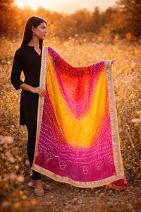 Nueva Dupatta AISHA BANDHEJ de Diseño Casual en Viscosa Bandhani de Secado Rápido para Todas las Temporadas - Product Image 2