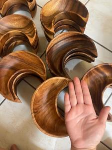 Lot de bols mélangeurs en bois d'acacia et de manguier en forme de lune pour boulangerie, cuisine professionnelle et usage domestique - Écologiques, durables et de haute qualité - Product Image 2