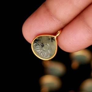 Colgante de flor de prehnita natural, plata de ley 925, colgante de corazón de piedra preciosa tallada a mano de 12 mm para accesorios de fabricación de joyas - Product Image 2