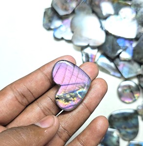 High Grade Quality 100%Natural <b>Purple</b> Labradorite Heart Shape Cabochon Wholesale Price Lot <b>Purple</b> Labradorite Jewelry Making - Product Image 1