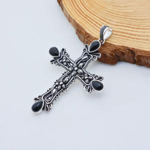 Pendentif croix en onyx plaqué argent – Collier avec pierre précieuse noire – Bijoux de style vintage - Product Image 3
