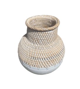 แจกันตกแต่งทำจากหวายธรรมชาติสานด้วยมือสำหรับตกแต่งบ้าน แจกันดอกไม้หวายสไตล์เรียบง่ายสำหรับวางกลางโต๊ะในห้องนั่งเล่นจากเวียดนาม - Product Image 4