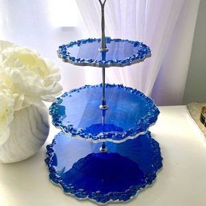 Support à gâteau artisanal en résine écologique, base robuste, compatible micro-ondes et lave-vaisselle, options personnalisables - Product Image 1