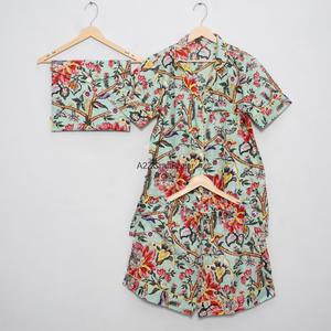 Nuevo Conjunto de Pijama Casual de Manga Corta para Mujer, Transpirable, Romántico, de Tela Tejida con Estampado Frontal, Suave, con Cintura Elástica y Cordón Ajustable - Product Image 1