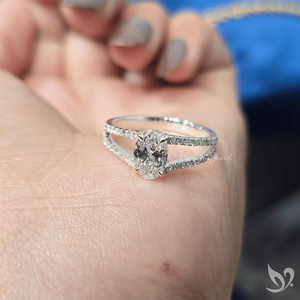 Bague de fiançailles de luxe en or blanc 10K avec diamant de laboratoire ovale 1 carat certifié IGI, sertie pavé, pour cadeau de mariage - Product Image 4