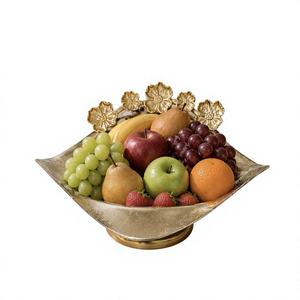 Bol à fruits en métal doré avec poignées florales, design poli fait main, pour fêtes, saladier décoratif, bol à fruits incassable en métal - Product Image 2