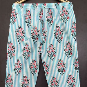 ชุดนอนผ้าฝ้ายลายดอกไม้สีเขียวมิ้นท์สุดหรูสำหรับผู้หญิง พร้อมเสื้อเชิ้ตติดกระดุมและกางเกงขายาวทรงหลวม - Product Image 1