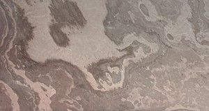 Plaque de placage en pierre translucide Terra Red, finition à lueur chaude intense, pour murs et plafonds intérieurs rétroéclairés, usage design. - Product Image 3