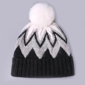 Bonnet unisexe en tricot épais avec pompon, chaud et doux, pour l'hiver, logo personnalisé, OEM, marque privée, vente en gros, usine de couvre-chefs - Product Image 3