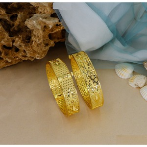 <span class=keywords><strong>Bangles</strong></span> thiết kế mạ vàng hợp thời trang tinh khiết Brass rộng <span class=keywords><strong>Bangles</strong></span> Set Dubai trang sức cho phụ nữ với giá tốt nhất phụ nữ <span class=keywords><strong>Fancy</strong></span> <span class=keywords><strong>bangles</strong></span> - Product Image 5