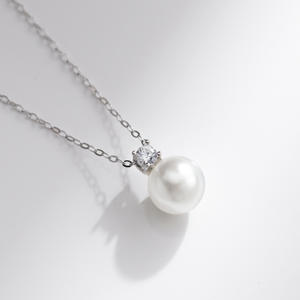 Colgante de Plata de Ley S925 con Perla de Agua Dulce de Sirena para Mujer, Redondo y Transparente con un Lujoso Brillo Rosa, Collares Finos - Product Image 1