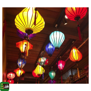 Farol de Seda Tradicional, Decoración de Seda y Bambú para las Celebraciones del Año Nuevo Lunar en Hoi An, Vietnam, para Decoración de Temporada - Product Image 6