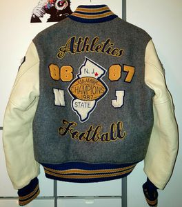 Chaqueta Varsity Gris para Hombre Winfield con Parches Bordados y Diseño de Letra A, Estilo Preppy, Ropa de Otoño - Product Image 5