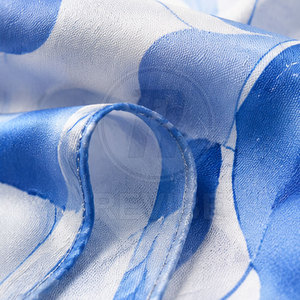 Pañuelos elegantes cuadrados estampados para mujer - Pañuelos de seda transpirables para uso diario, moda modesta para adultos - Product Image 4
