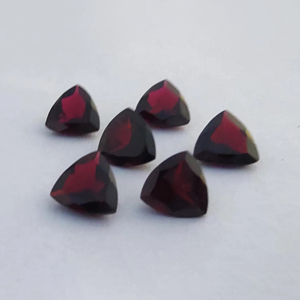 Pierre précieuse grenat de qualité AAA+ à facettes, taille triligne, pierre calibrée en vrac pour la fabrication de bijoux - Product Image 6