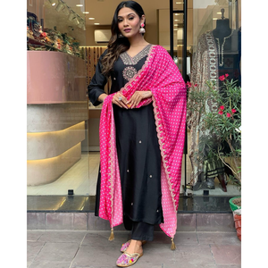 Ensemble de vêtements de soirée pour femmes de créateur haut bas Dupatta pour un look élégant - Product Image 5