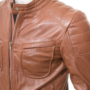 Chaqueta de Cuero para Hombre con Acabado Liso, Impermeable y Transpirable, Logotipo Frontal, Uso Diario Informal, Ajuste Cómodo, Estilo Urbano - Product Image 4