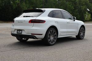 รถมือสองปี 2016 รุ่นมาคาน เทอร์โบ ขับเคลื่อนสี่ล้อ สภาพดี - Product Image 2