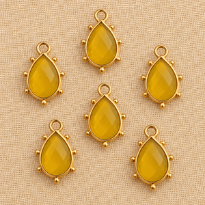Pendentif breloque en calcédoine jaune poire 8x12mm, pierre précieuse facettée, serti clos plaqué or pour la fabrication de bijoux - Product Image 3