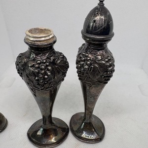 Juego de Saleros y Pimenteros de Metal Vintage con Motivo de Uva, Utensilios Decorativos para Hierbas y Especias, Duraderos, Solo se Lavan a Mano - Product Image 4