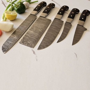 Juego de Cuchillos de Cocina Hechos a Mano con Hoja de Acero de Damasco y Mango de Madera, Juego de Cuchillos para Exteriores de 5 Piezas - Product Image 4