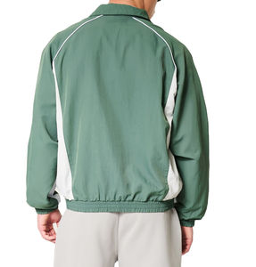 Chaqueta de invierno impermeable y cortavientos para hombre, diseñada para actividades al aire libre bajo la lluvia, nieve, temperaturas frías y viento fuerte. - Product Image 4