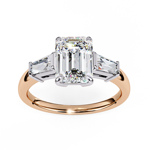 Anillo de Compromiso con Tres Diamantes Certificados por IGI, Oro Sólido de 14k, Corte Esmeralda con Detalles en Baguette, Fabricante de Joyería al por Mayor - Product Image 5