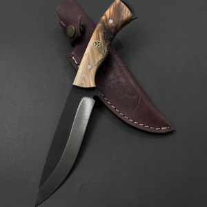 Cuchillo de Caza y Supervivencia 4034 de Acero Inoxidable, Hoja Fija Parcialmente Dentada, Mango de Madera, Funda de Cuero, Garantía de 3 Años - Product Image 1