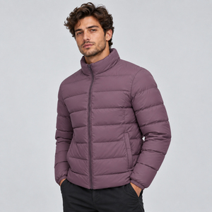 Chaqueta acolchada moderna para hombre que ofrece un aislamiento cálido, comodidad ligera y un estilo versátil para viajes y actividades al aire libre. - Product Image 6