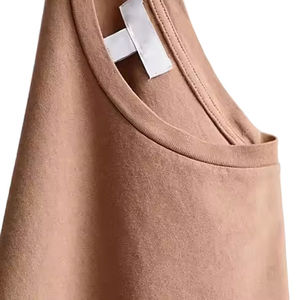 T-shirt court pour femme, style luxueux, design basique, vente en ligne, manches courtes, pour temps chaud, fabriqué au Pakistan. - Product Image 2