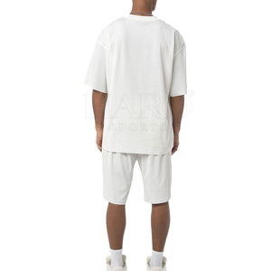 Conjunto de camiseta y pantalones cortos de moda urbana, tela suave y transpirable para uso casual de verano y viajes. - Product Image 3
