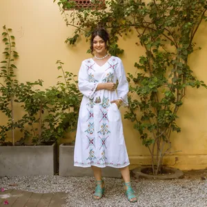 Vestido midi de algodón bordado blanco para mujer, cuello en V, manga larga, estampado floral, corte holgado, estilo étnico bohemio, ropa informal de verano - Product Image 1