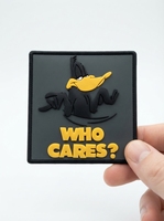 Patch en caoutchouc 3D carré Premium personnalisé Daffy Duck Who Cares, à coudre, motif en relief pour vêtements, chapeaux, sacs
