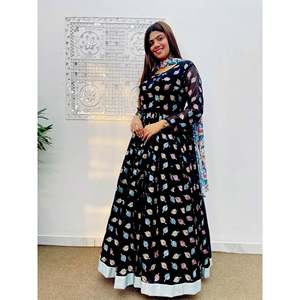 Robe Anarkali en polyester de créateur avec dupatta, look de soirée - Product Image 2